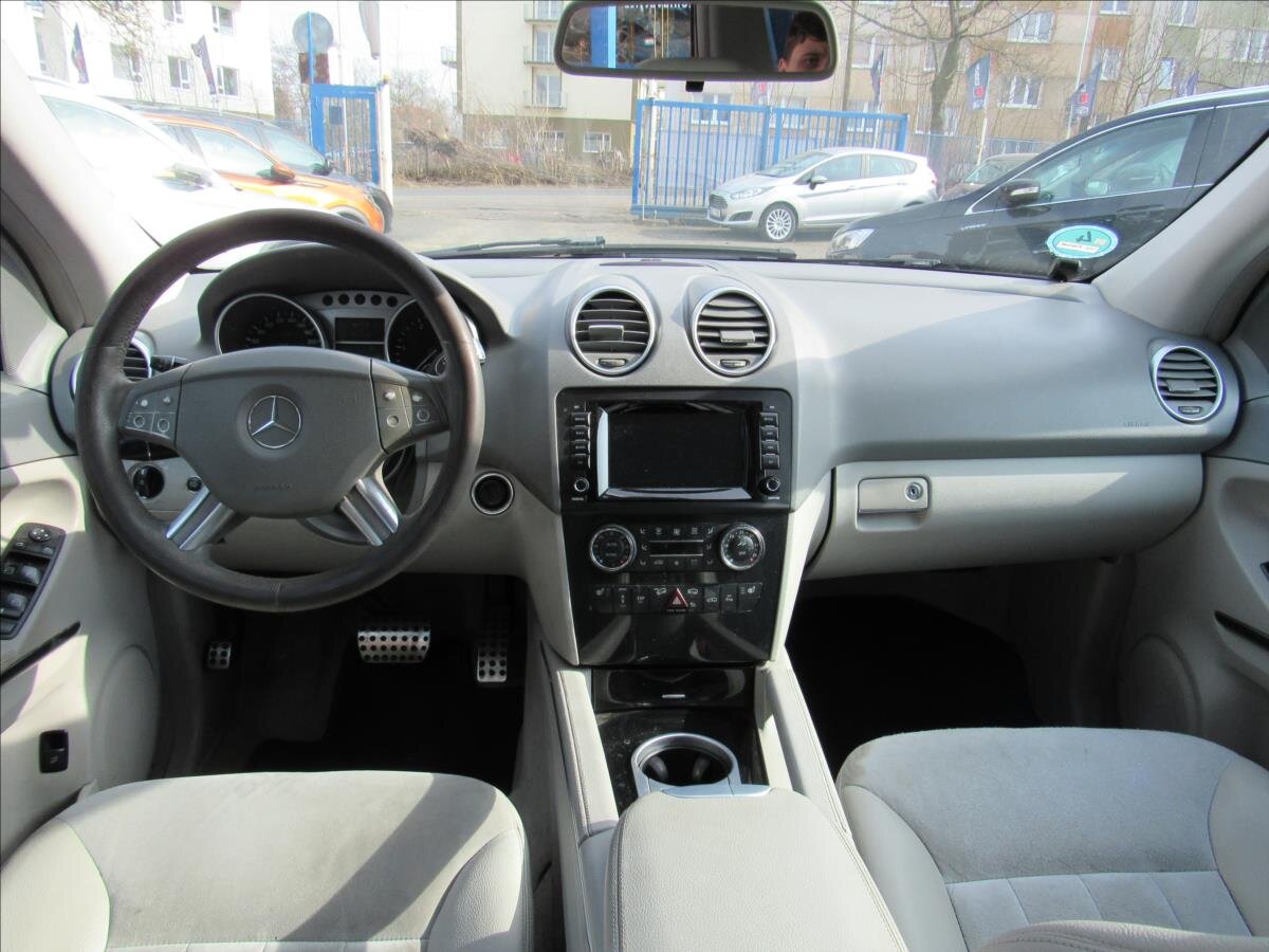 Mercedes-Benz Třídy M SUV / Terénní 3,0 l 165 kw