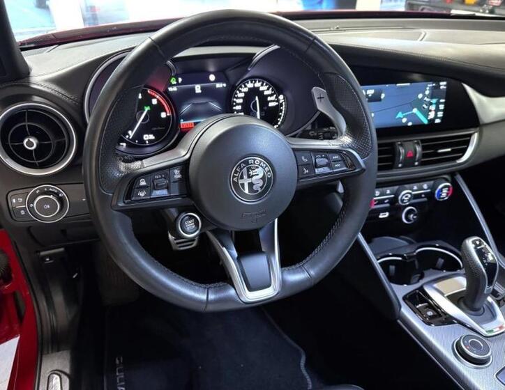 Alfa Romeo Giulia 17