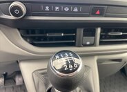 Volkswagen Caravelle 11