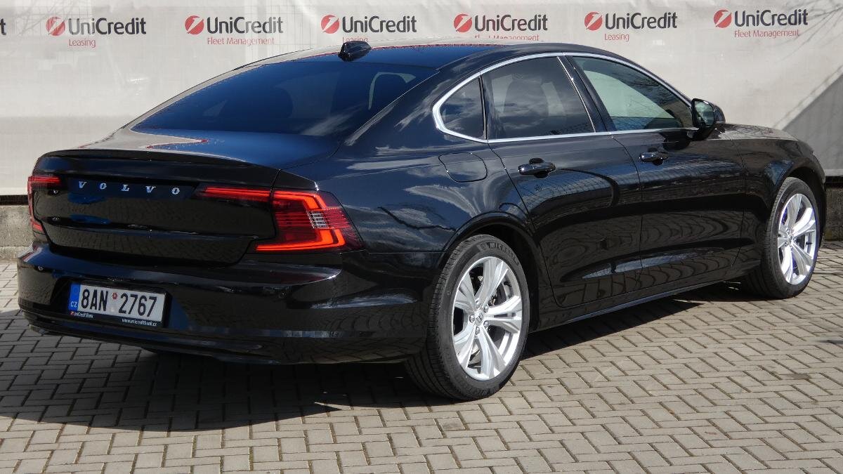 Volvo S90 Sedan / Limuzína 2,0 l 173 kw
