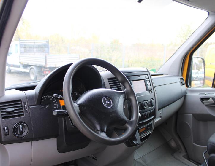 Mercedes-Benz Sprinter 9