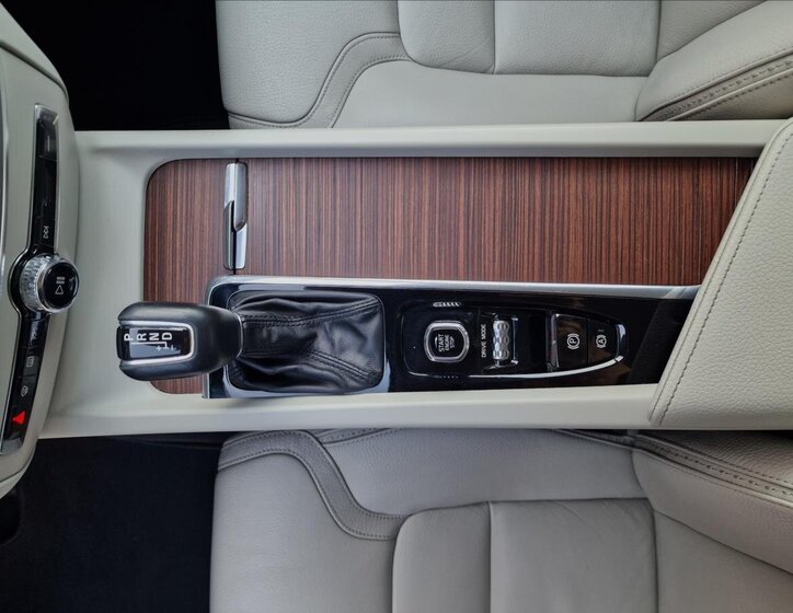 Volvo V60 Kombi 2,0 l 140 kw