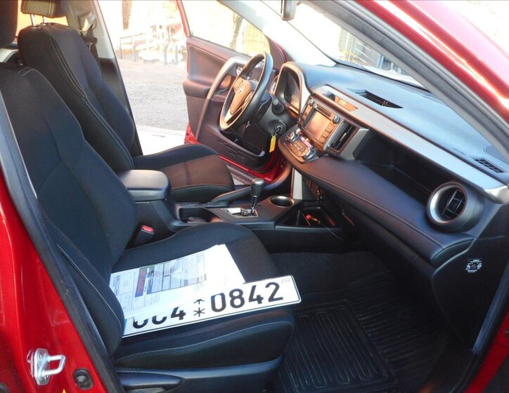 Toyota RAV4 SUV 2,0 l 111 kw