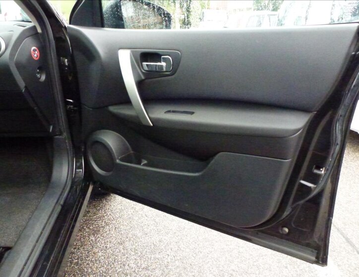 Nissan Qashqai SUV / Terénní 2,0 l 104 kw