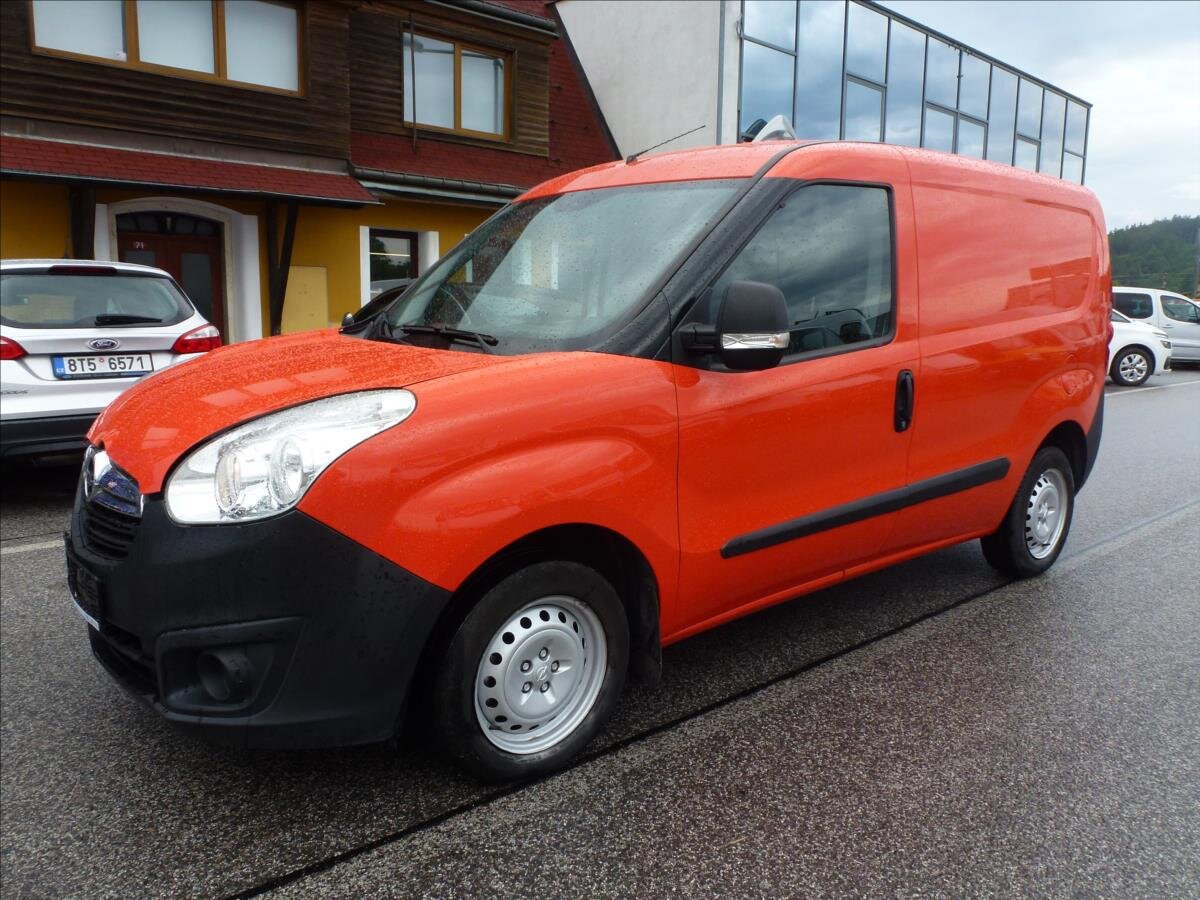 Opel Combo Skříň 1,2 l 66 kw
