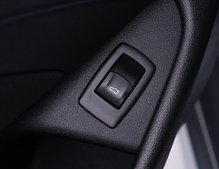 BMW Řada 5 Kombi 3,0 l 195 kw