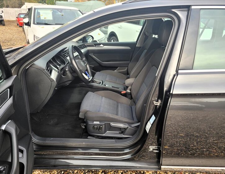 Volkswagen Passat Kombi 1,4 l 160 kw