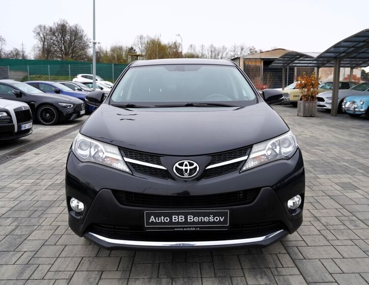 Toyota RAV4 SUV / Terénní 2,0 l 91 kw