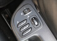 Renault Latitude Sedan / Limuzína 2,0 l 127 kw