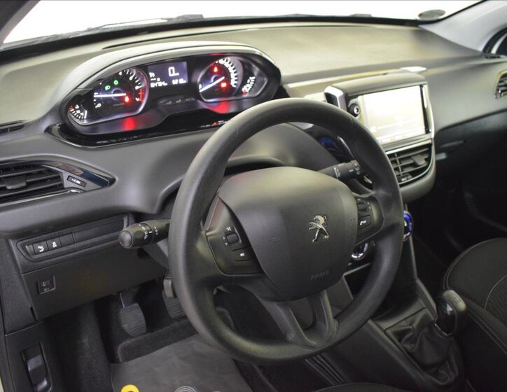 Peugeot 208 Hatchback 1,2 l 60 kw