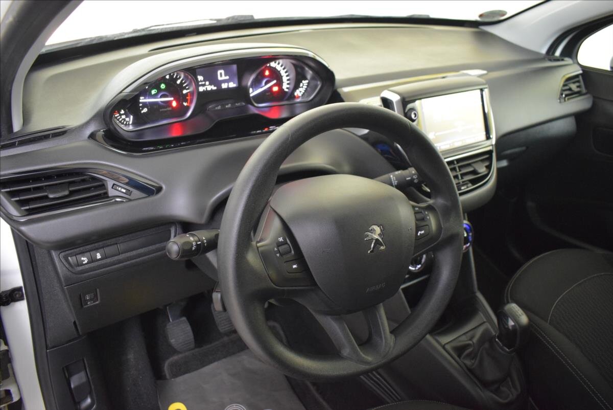 Peugeot 208 Hatchback 1,2 l 60 kw