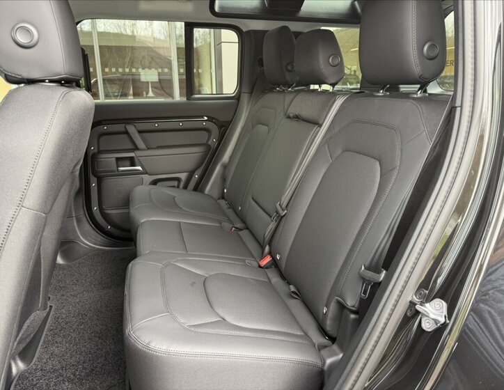 Land Rover Defender SUV / Terénní 3,0 l 147 kw