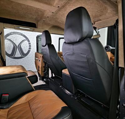 Land Rover Defender 34