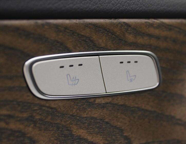 Mercedes-Benz Třídy E 30