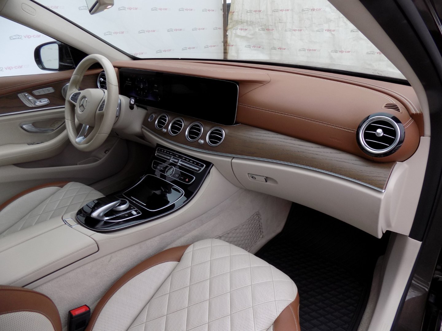 Mercedes-Benz Třídy E Sedan 2,0 l 143 kw