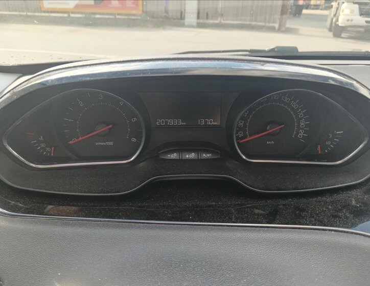 Peugeot 208 Hatchback 1,6 l 68 kw