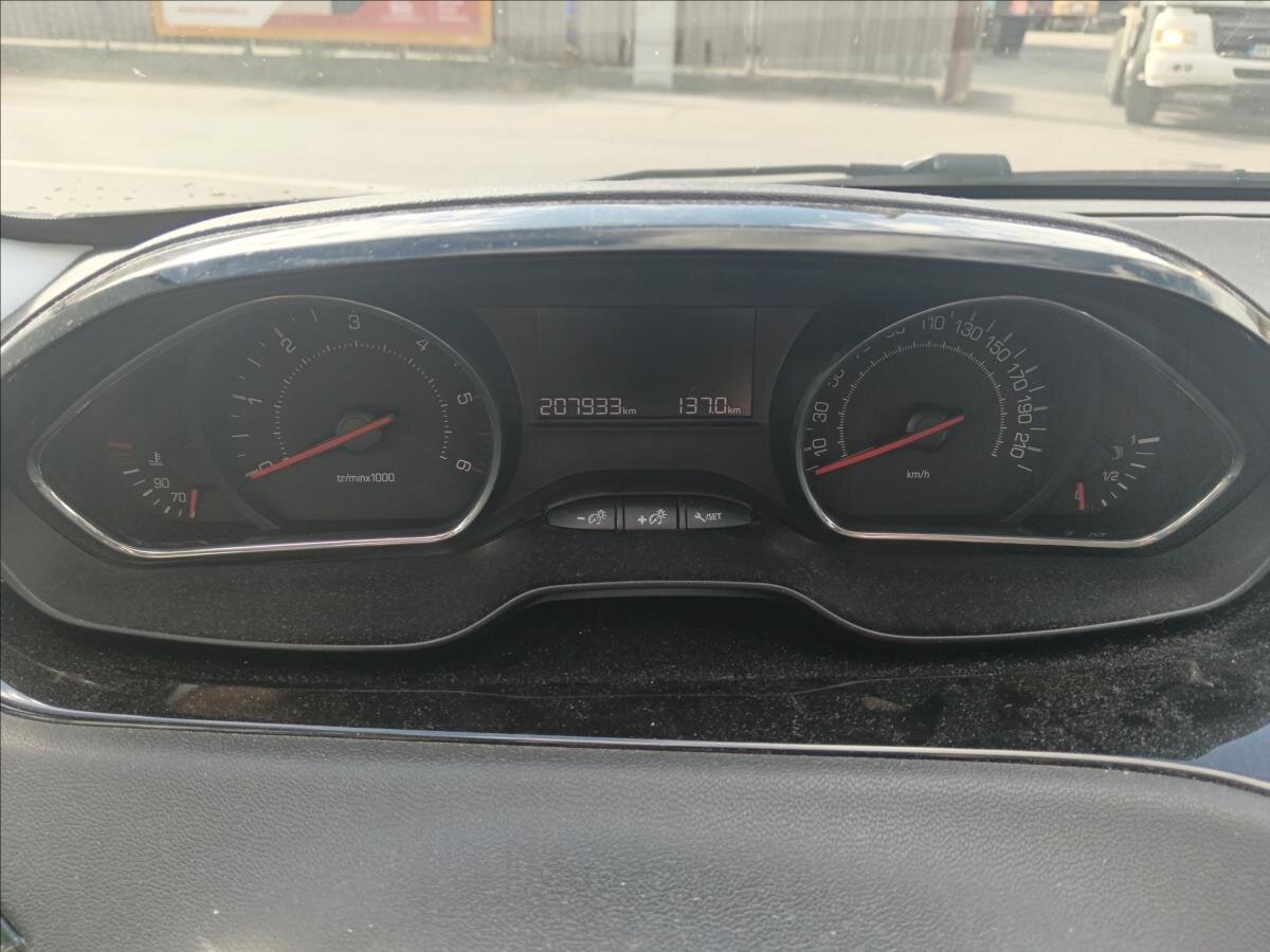 Peugeot 208 Hatchback 1,6 l 68 kw