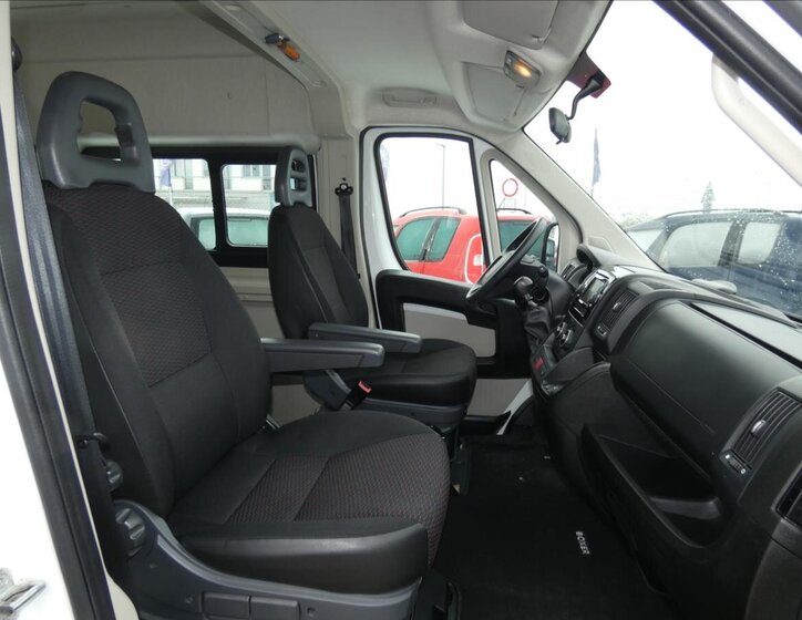 Peugeot Boxer 9