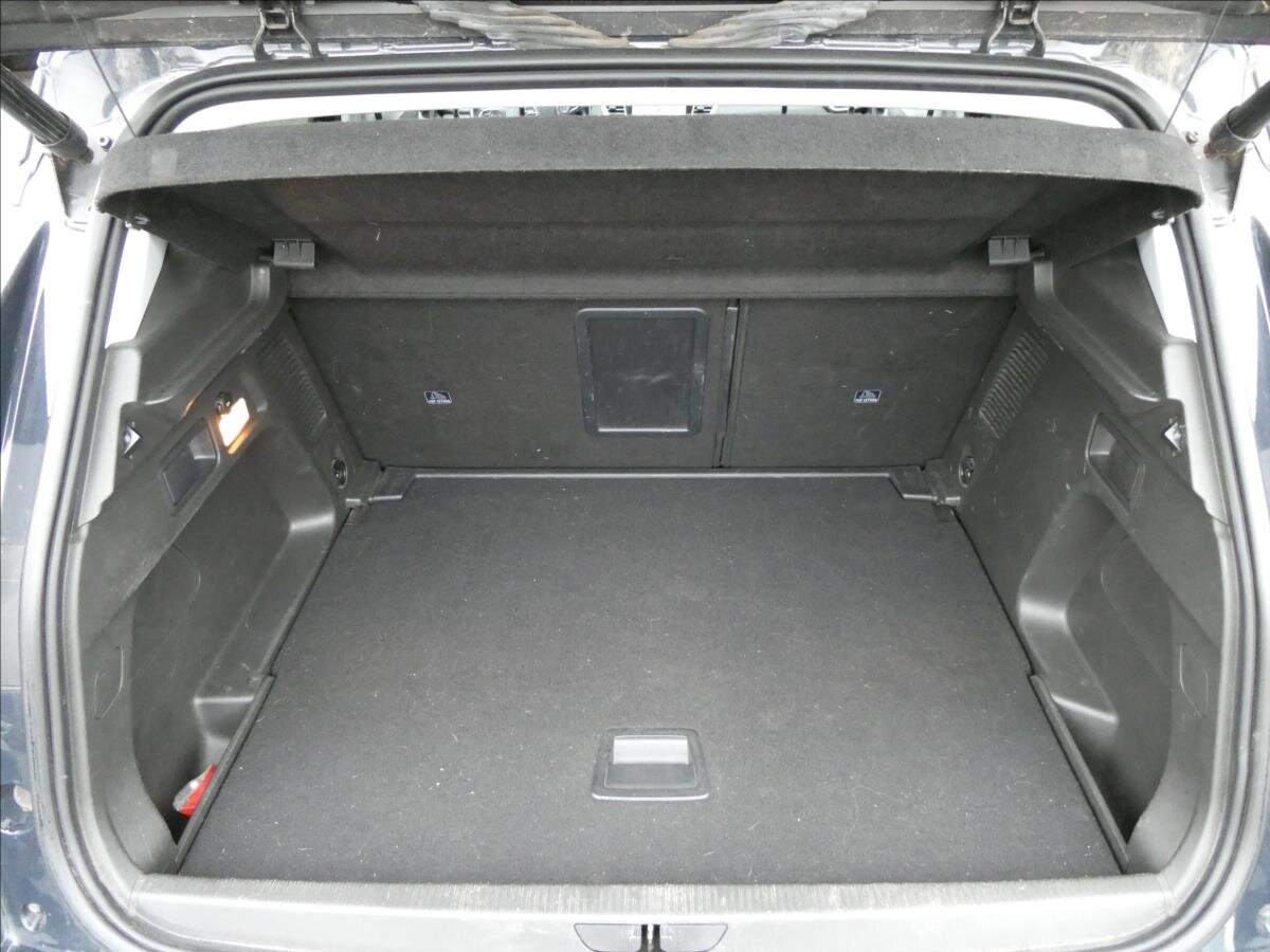 Opel Grandland X SUV / Terénní 1,2 l 96 kw