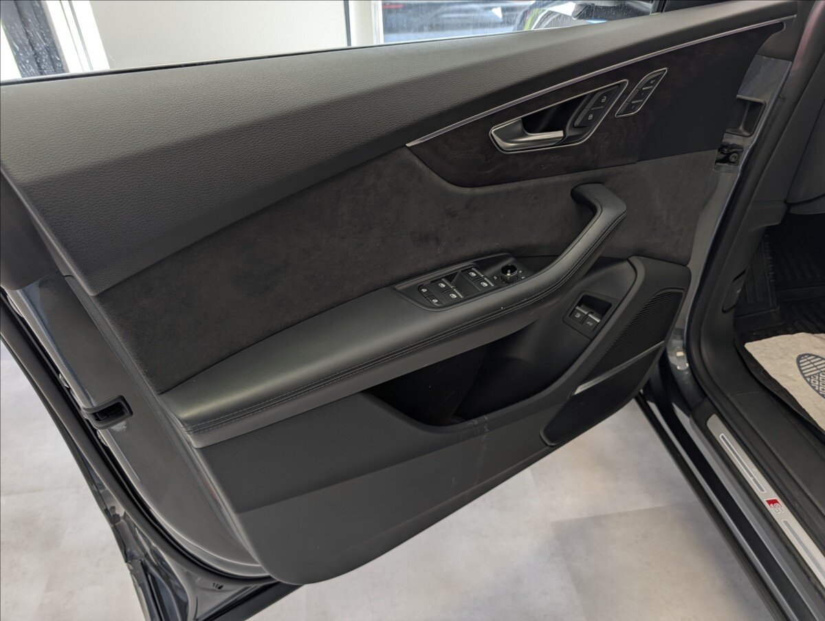 Audi Q8 Hatchback 3,0 l 250 kw