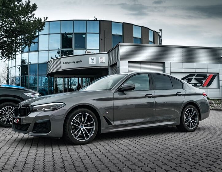 BMW Řada 5 Sedan / Limuzína 2,0 l 140 kw