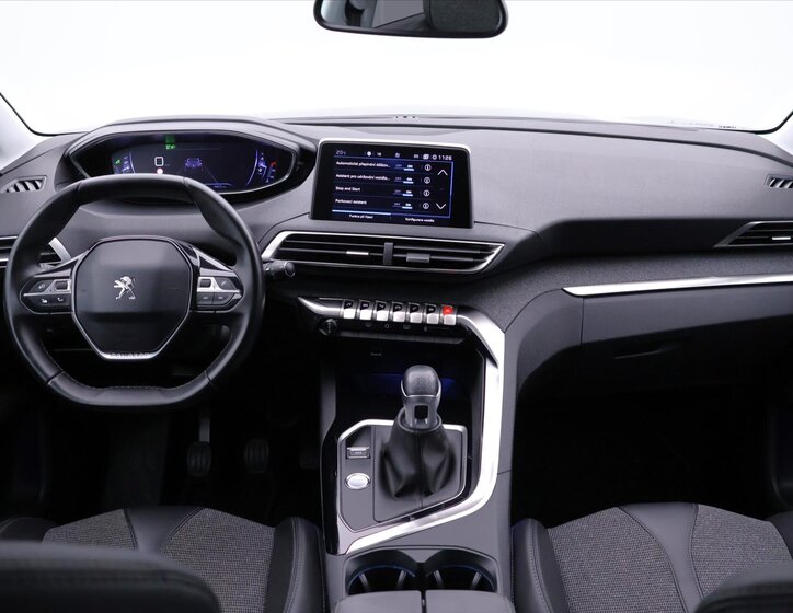 Peugeot 3008 SUV 1,2 l 96 kw