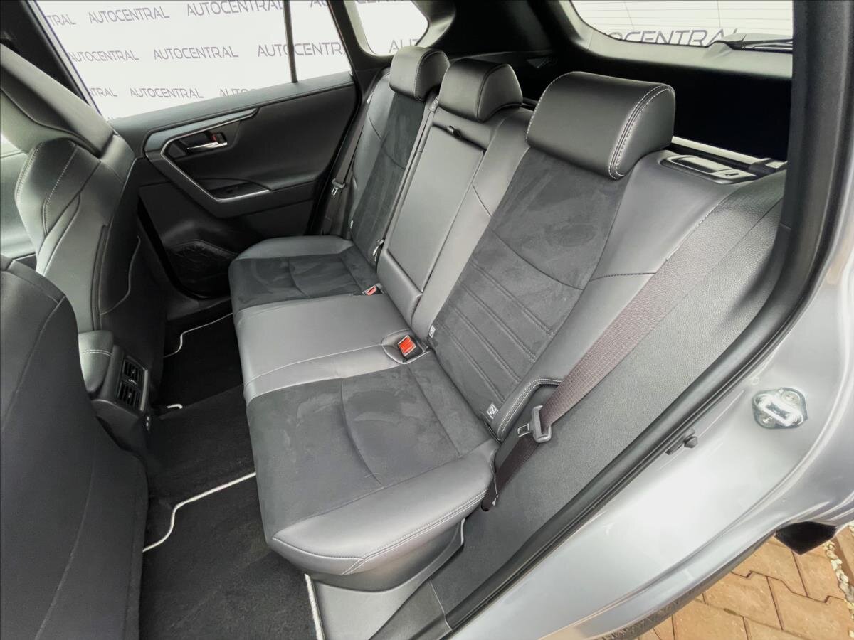 Toyota RAV4 SUV 2,5 l 219 kw