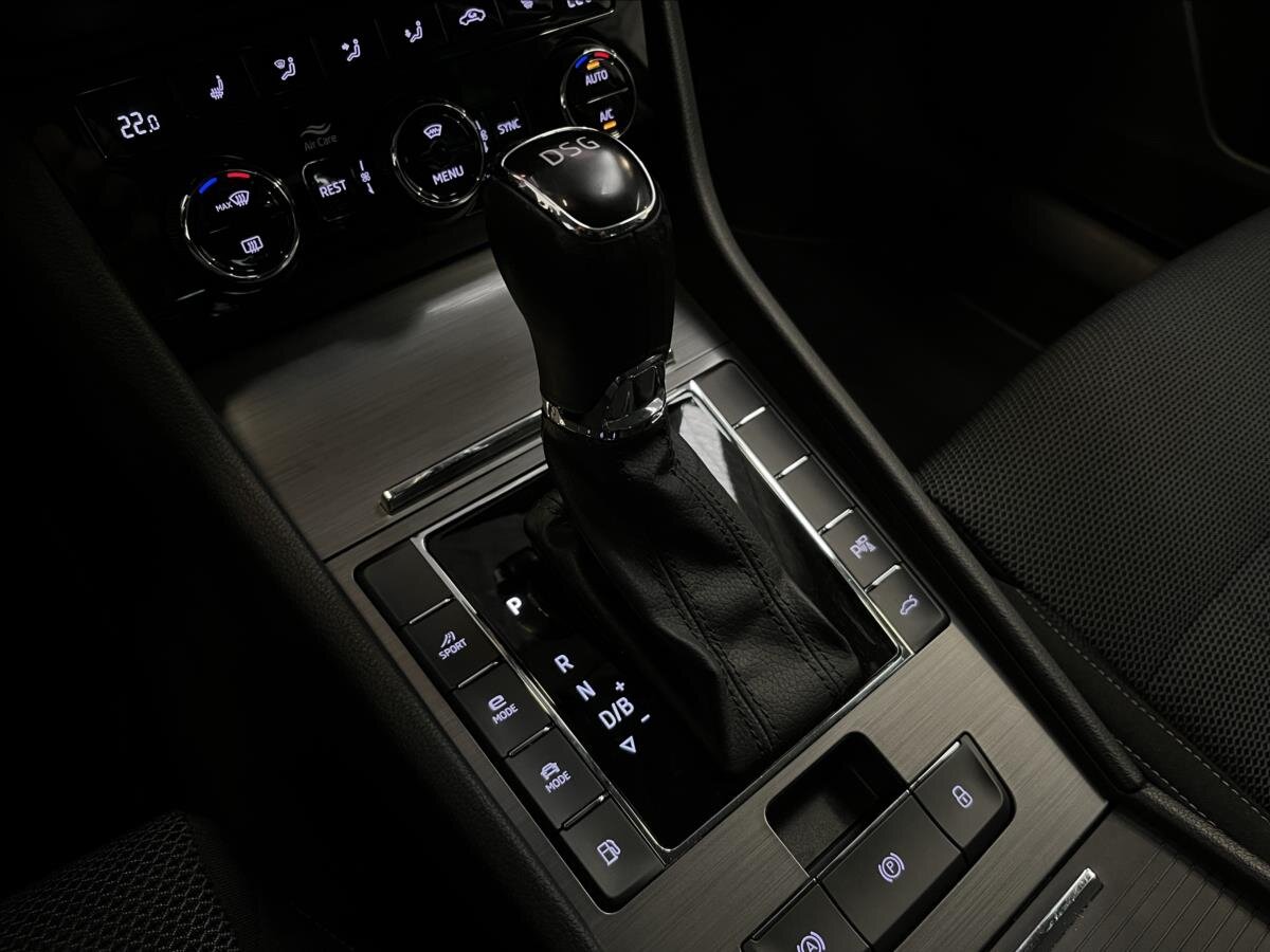 Škoda Superb Liftback 1,4 l 160 kw