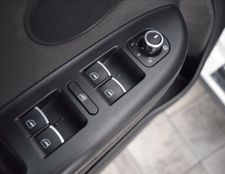 Volkswagen Golf Kombi 1,6 l 77 kw