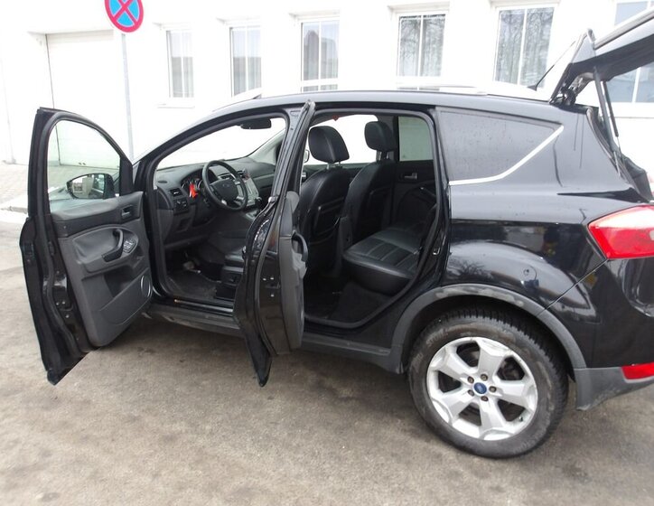 Ford Kuga SUV 2,0 l 120 kw