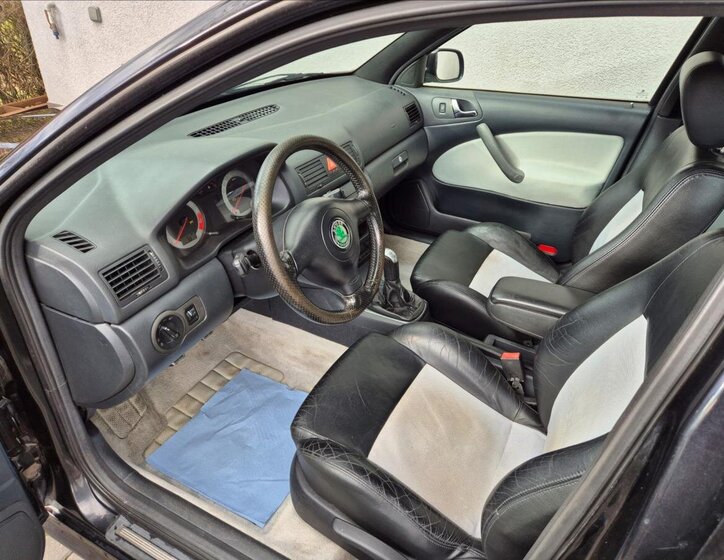 Škoda Octavia Sedan / Limuzína 1,8 l 132 kw