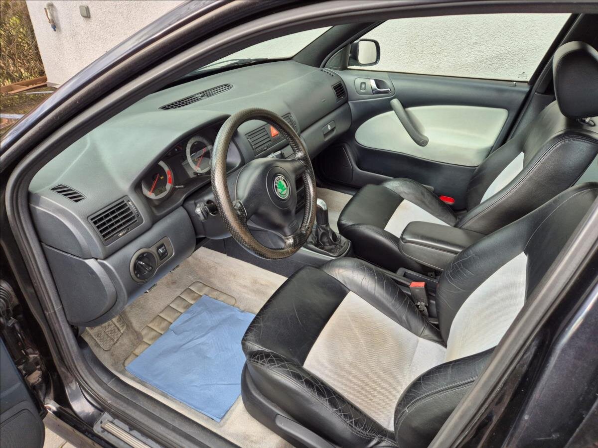 Škoda Octavia Sedan / Limuzína 1,8 l 132 kw