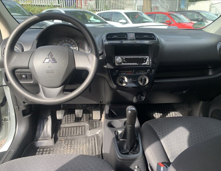 Mitsubishi Space Star 9