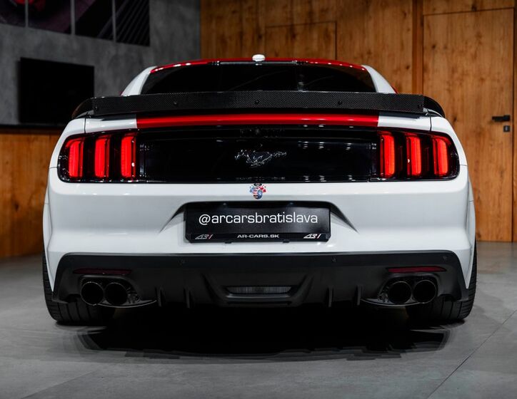 Ford Mustang 33