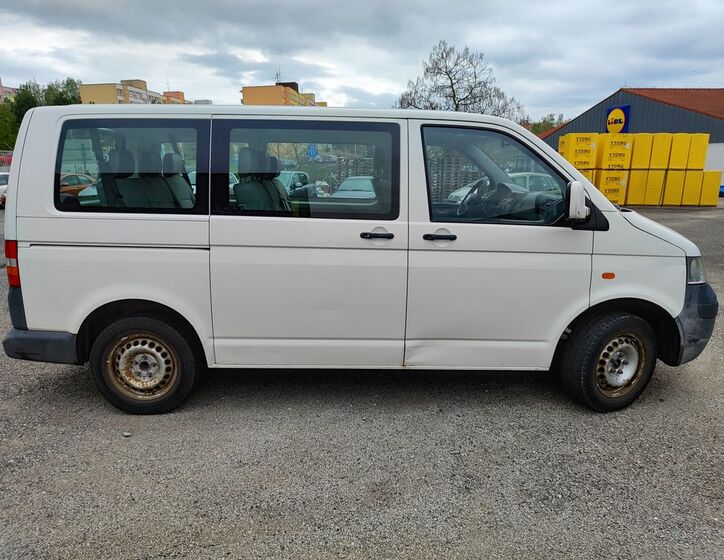Volkswagen Transporter 9