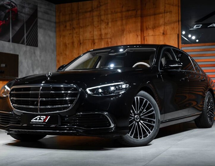 Mercedes-Benz Třídy S Sedan 4,0 l 370 kw