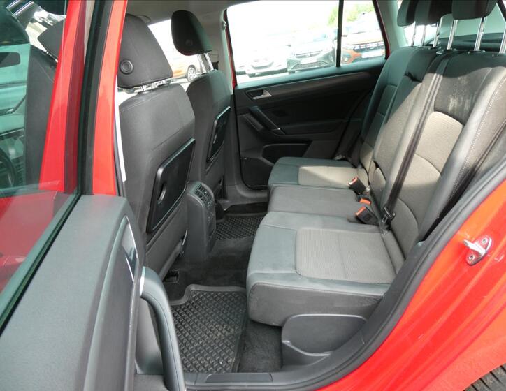 Volkswagen Golf Sportsvan 19