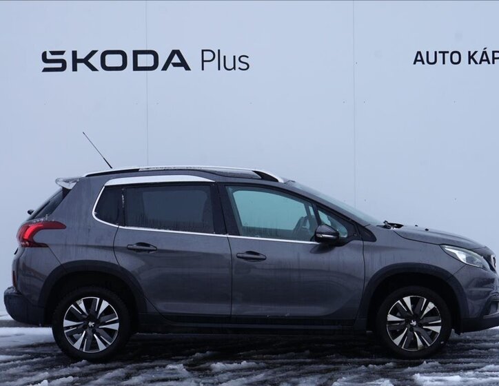 Peugeot 2008 SUV / Terénní 1,2 l 81 kw