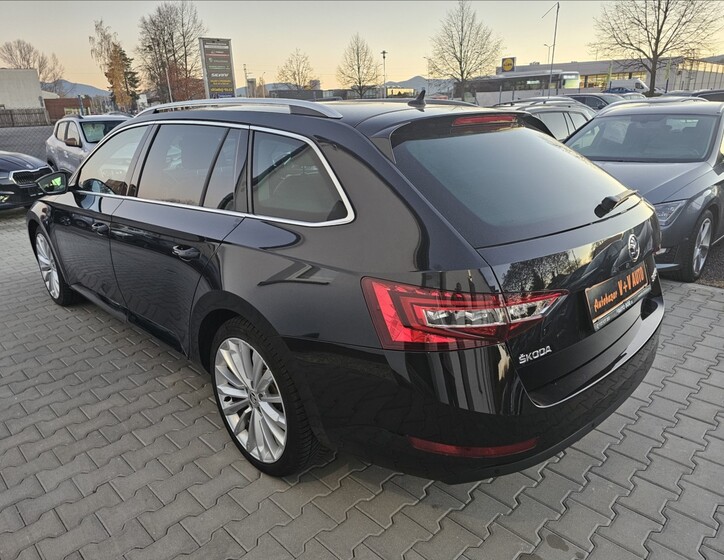 Škoda Superb 8