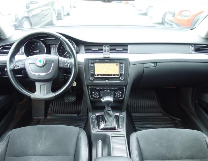 Škoda Superb 18