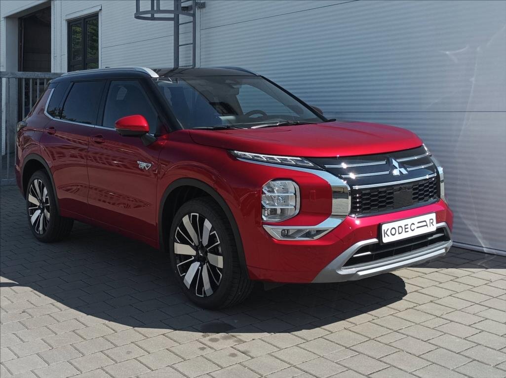 Mitsubishi Outlander SUV 2,4 l 225 kw