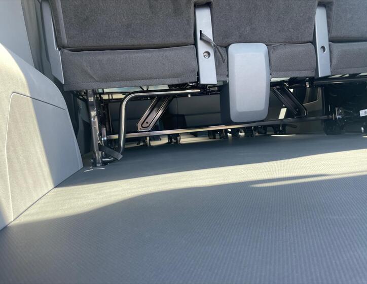 Volkswagen Caravelle 21