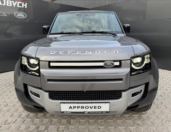 Land Rover Defender 4