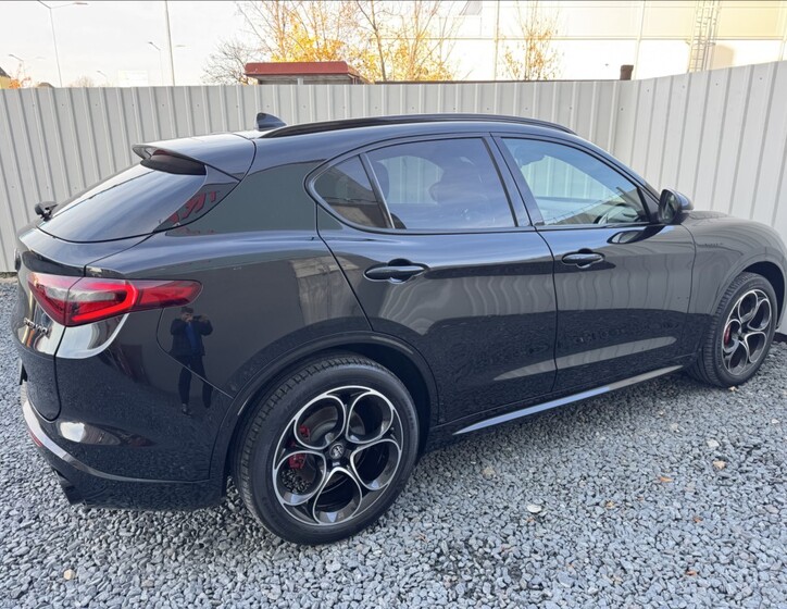 Alfa Romeo Stelvio 13