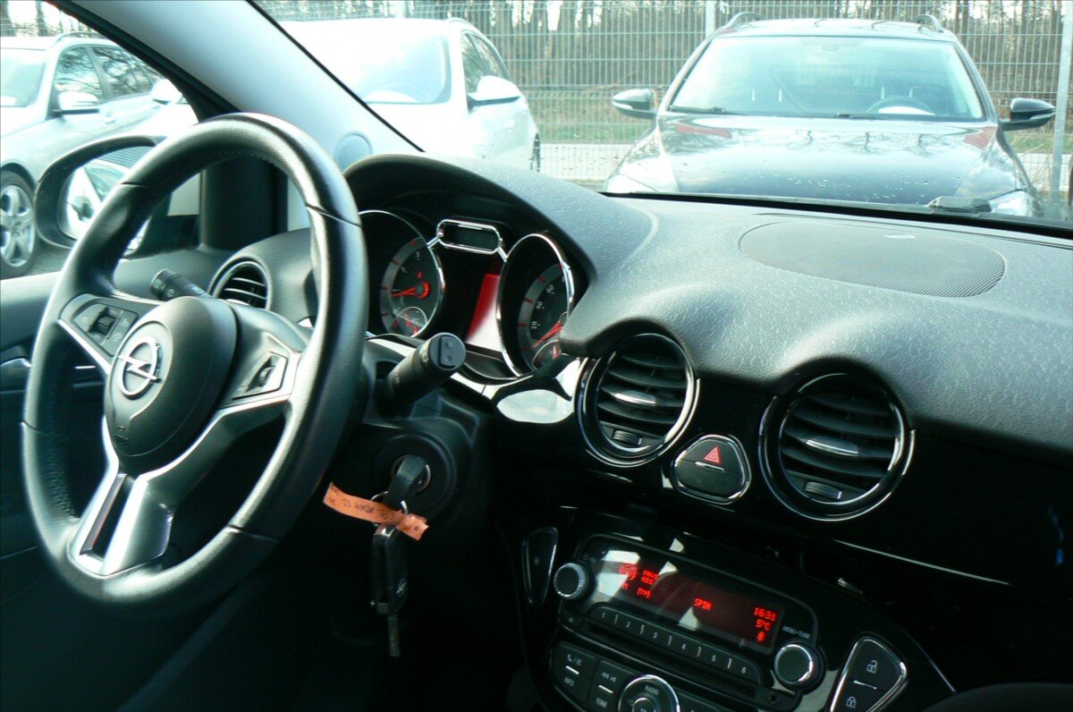 Opel Adam Hatchback 1,2 l 51 kw