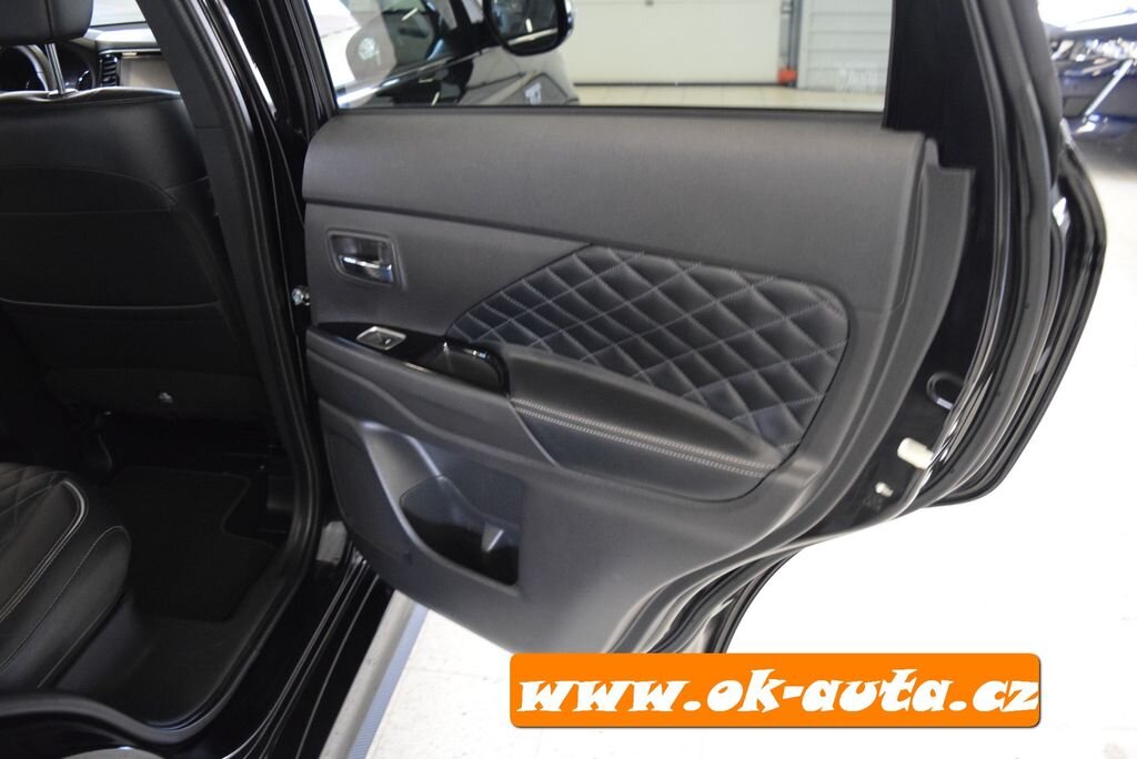 Mitsubishi Outlander SUV 0,0 0