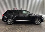 Audi Q7 10