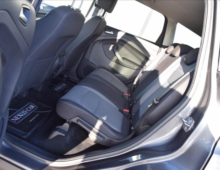 Ford Kuga SUV 1,5 l 88 kw