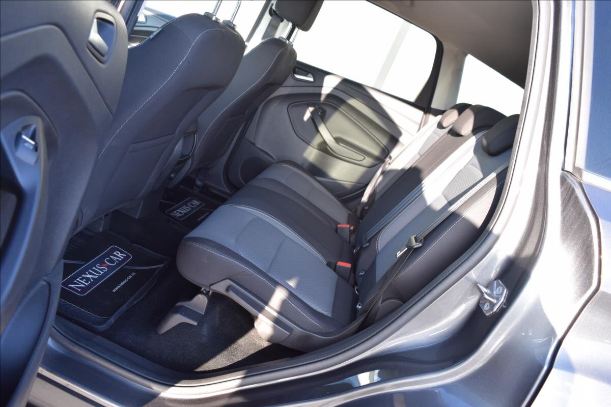 Ford Kuga SUV 1,5 l 88 kw