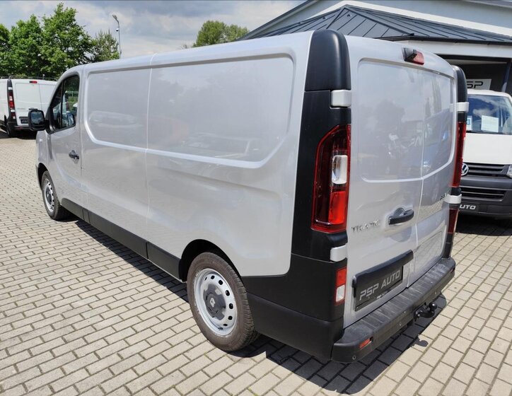 Renault Trafic 8